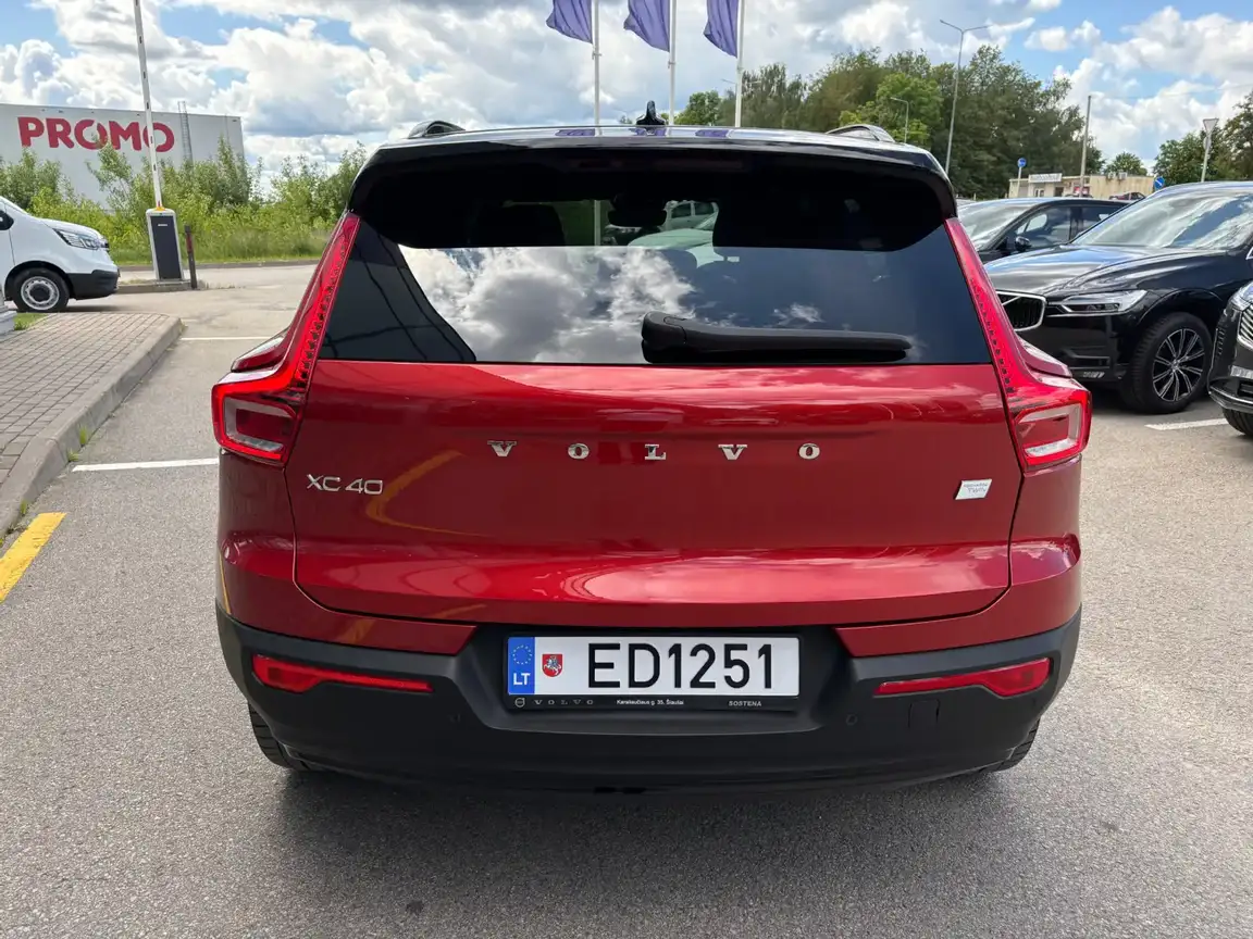 VOLVO XC40