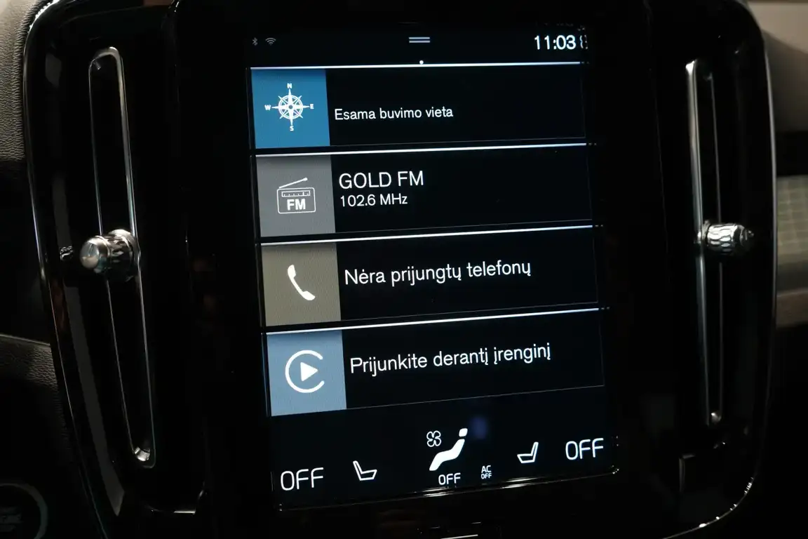 VOLVO XC40