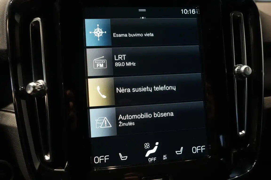 VOLVO XC40