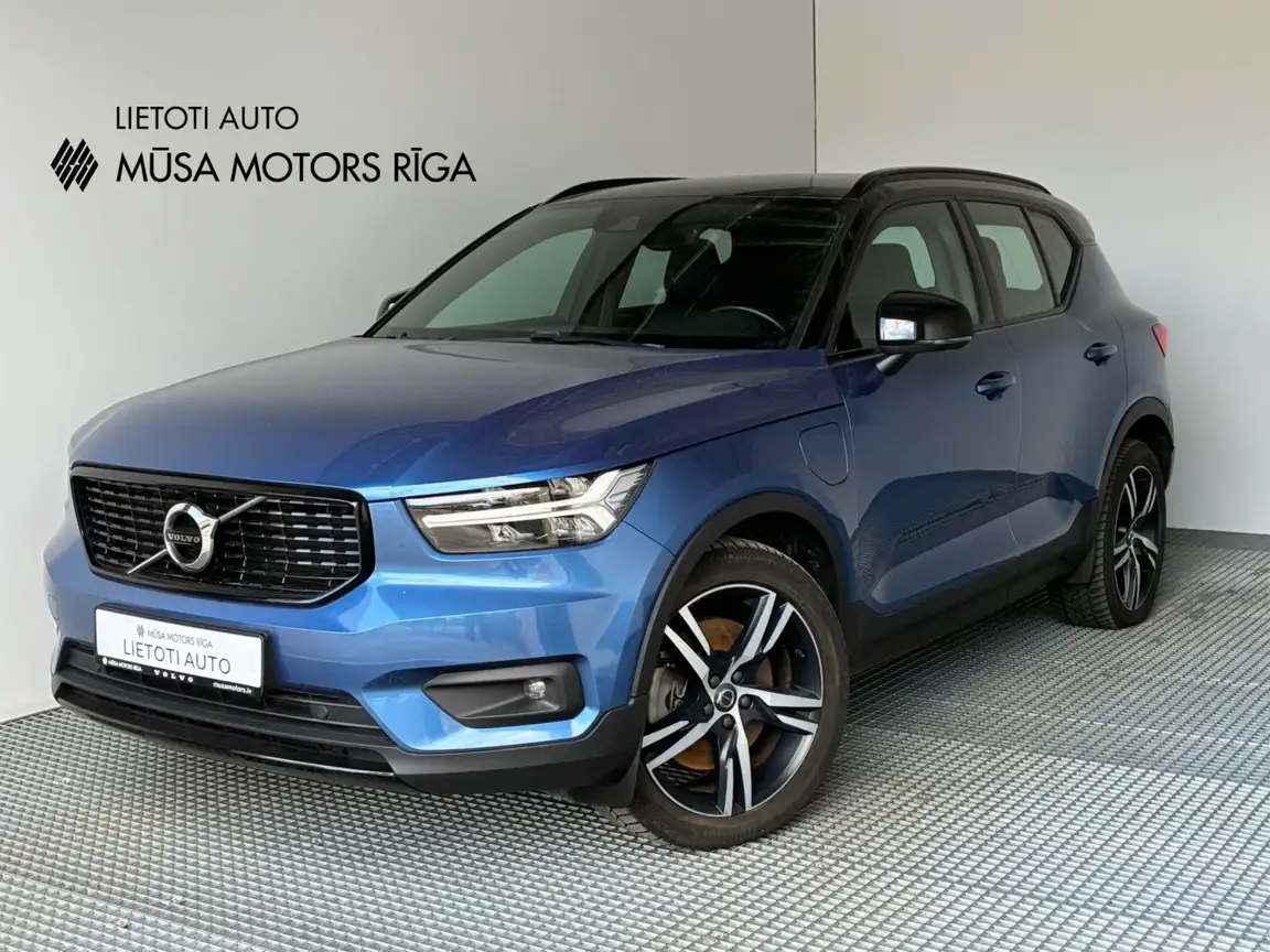 VOLVO XC40