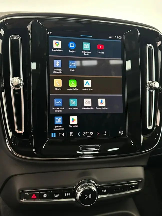 VOLVO XC40