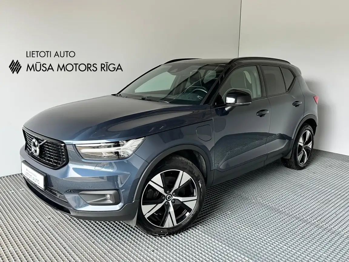 VOLVO XC40