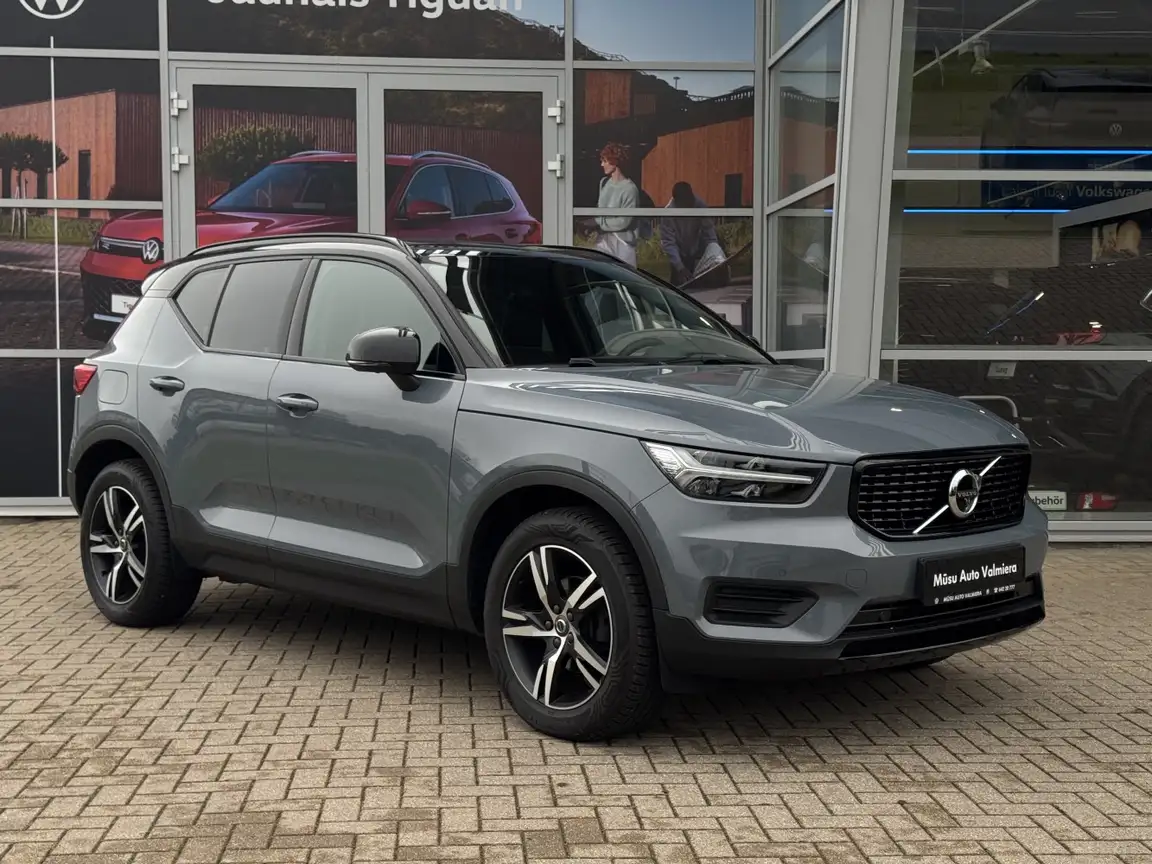 VOLVO XC40