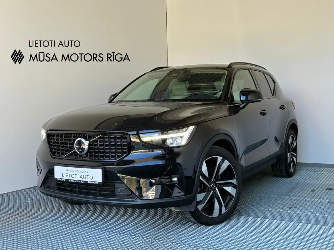 VOLVO XC40