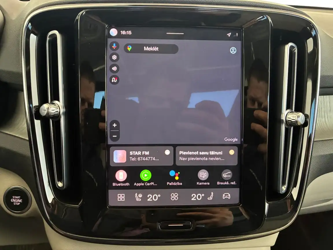 VOLVO XC40