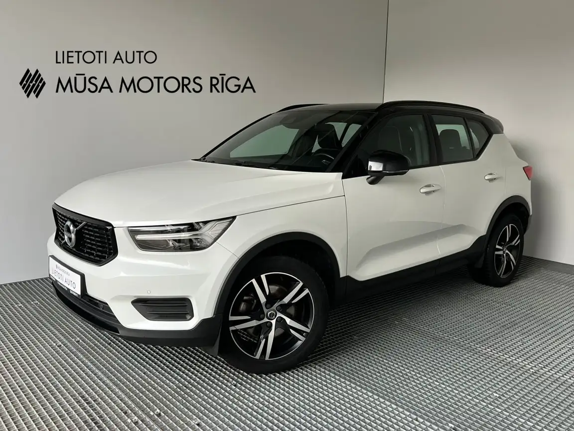 VOLVO XC40