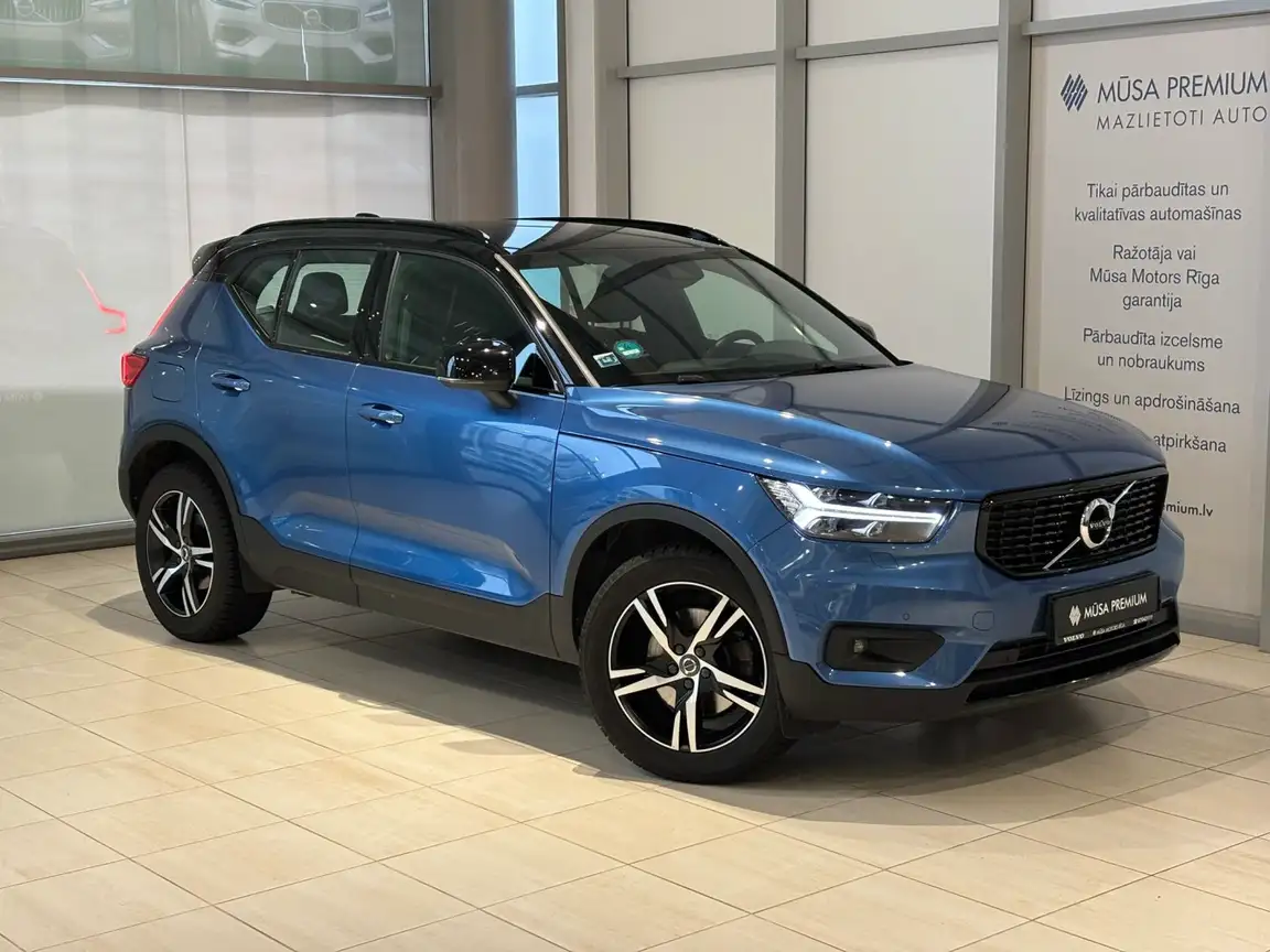 VOLVO XC40