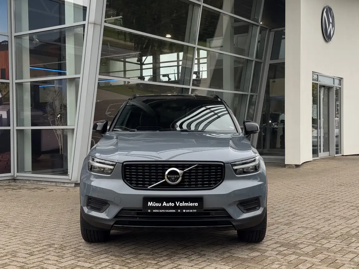 VOLVO XC40