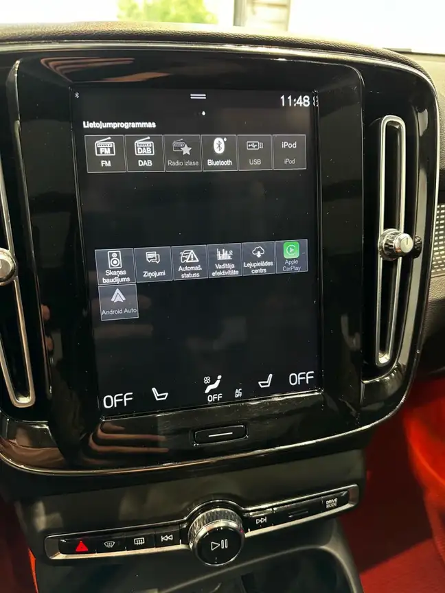 VOLVO XC40