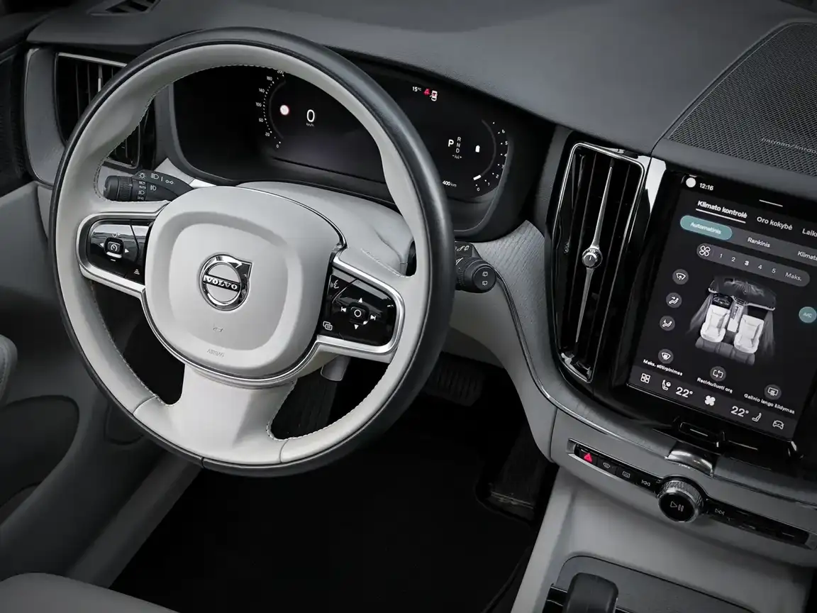 VOLVO XC60