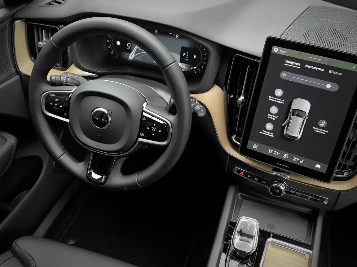 VOLVO XC60