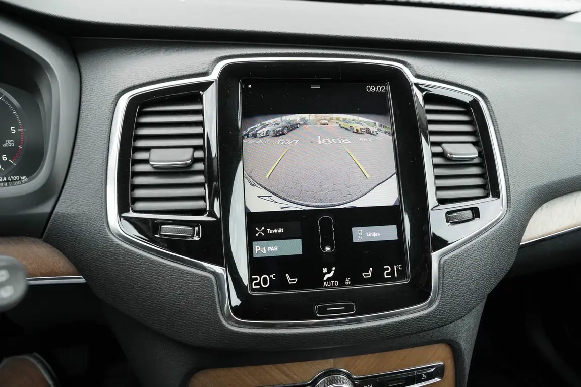 VOLVO XC90
