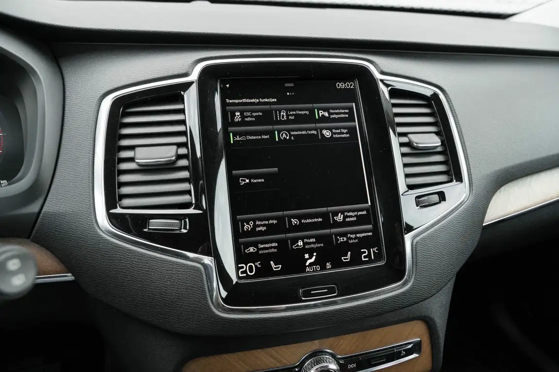 VOLVO XC90