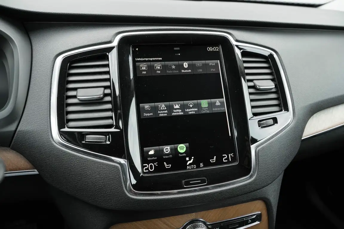 VOLVO XC90