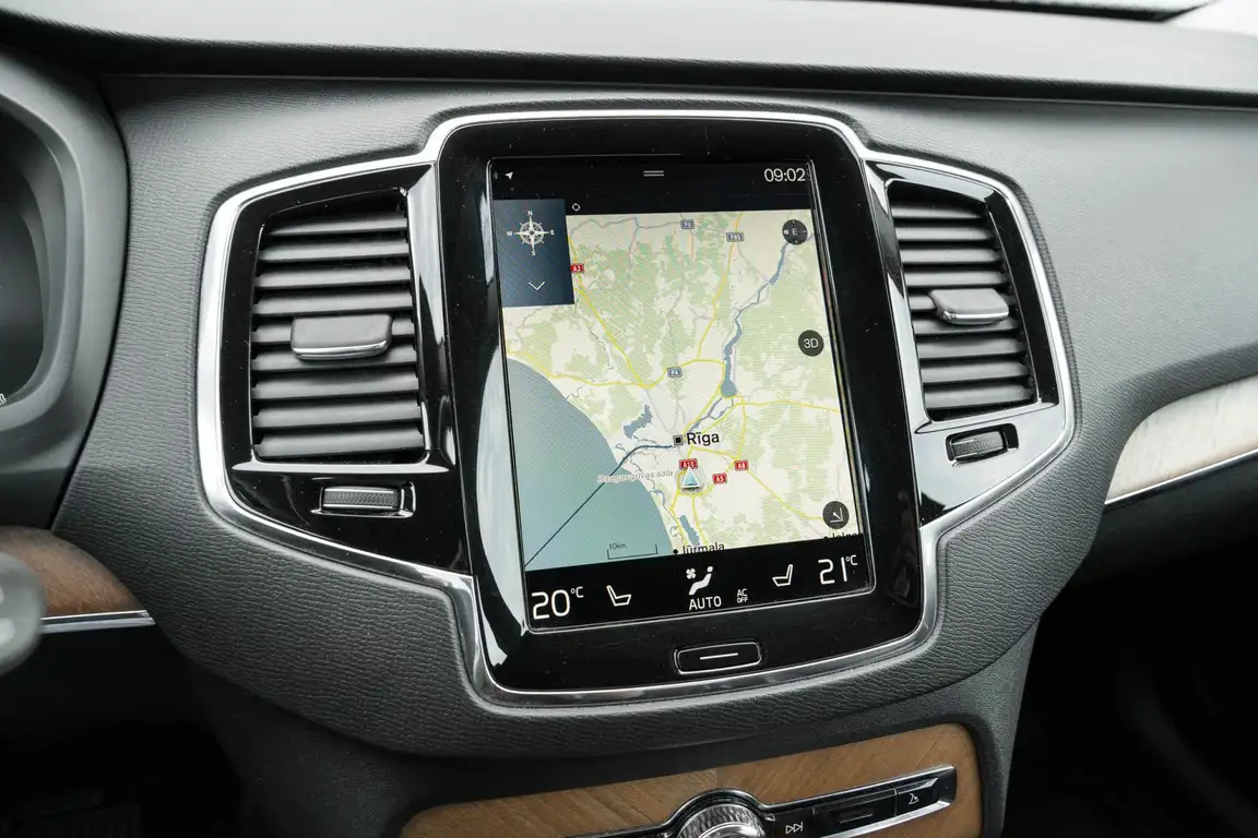 VOLVO XC90