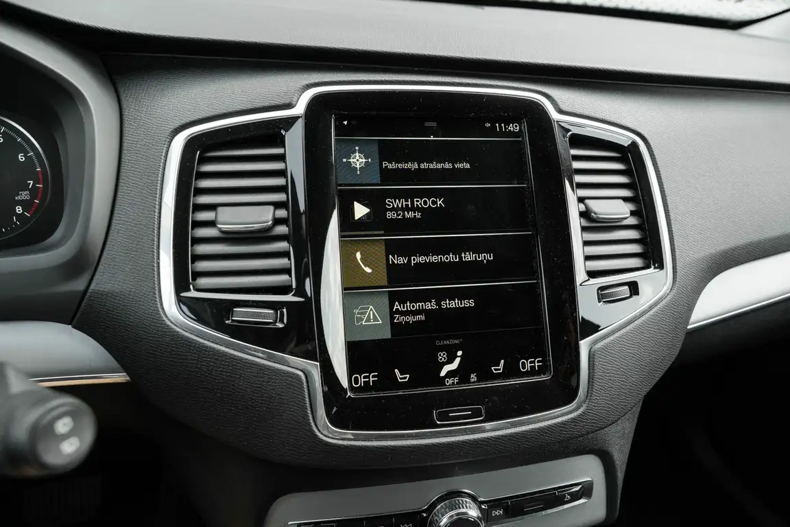 VOLVO XC90