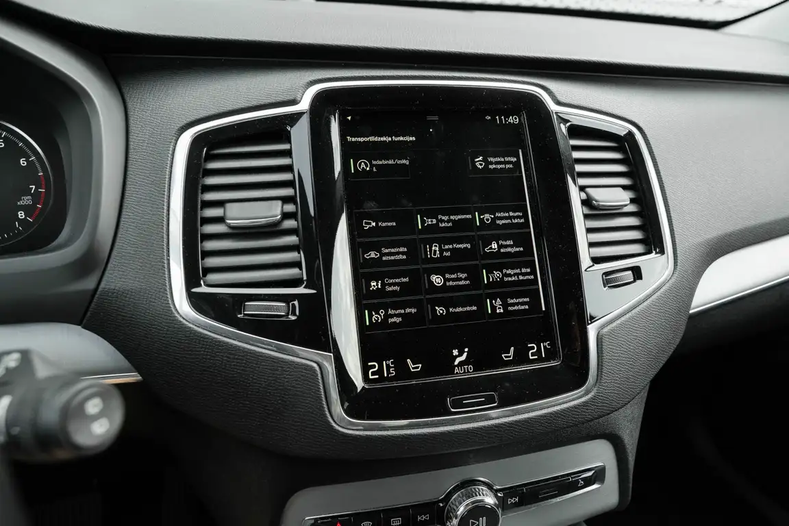 VOLVO XC90