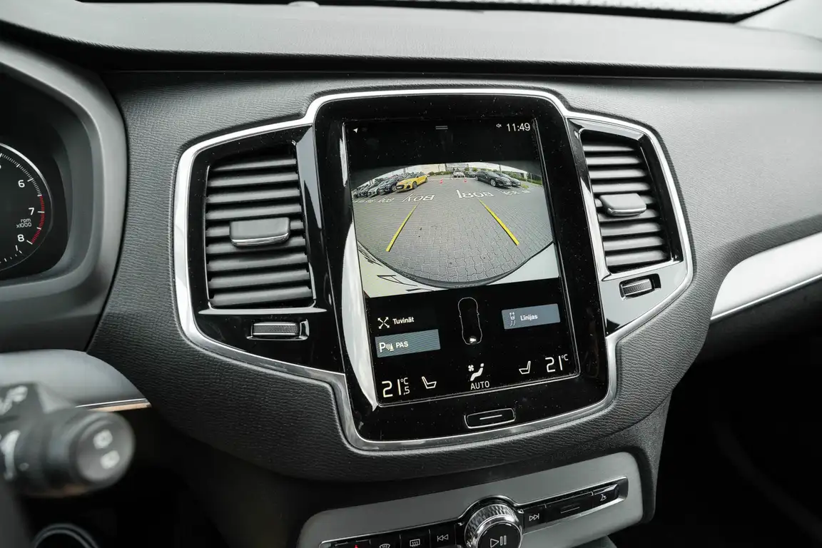 VOLVO XC90