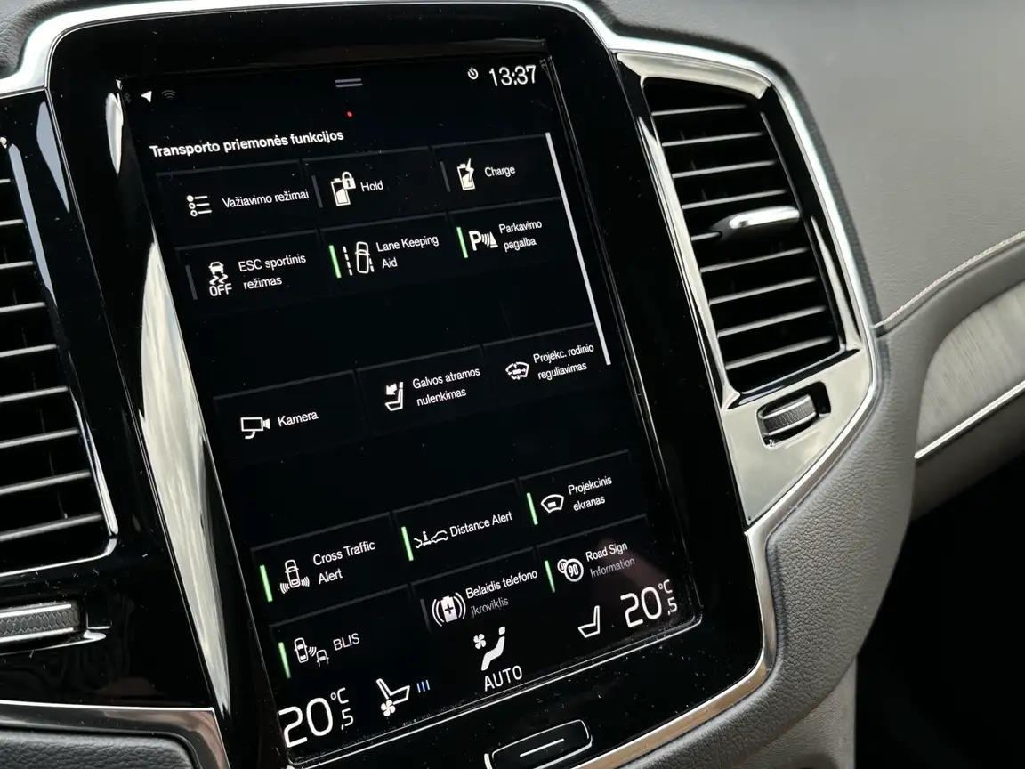 VOLVO XC90