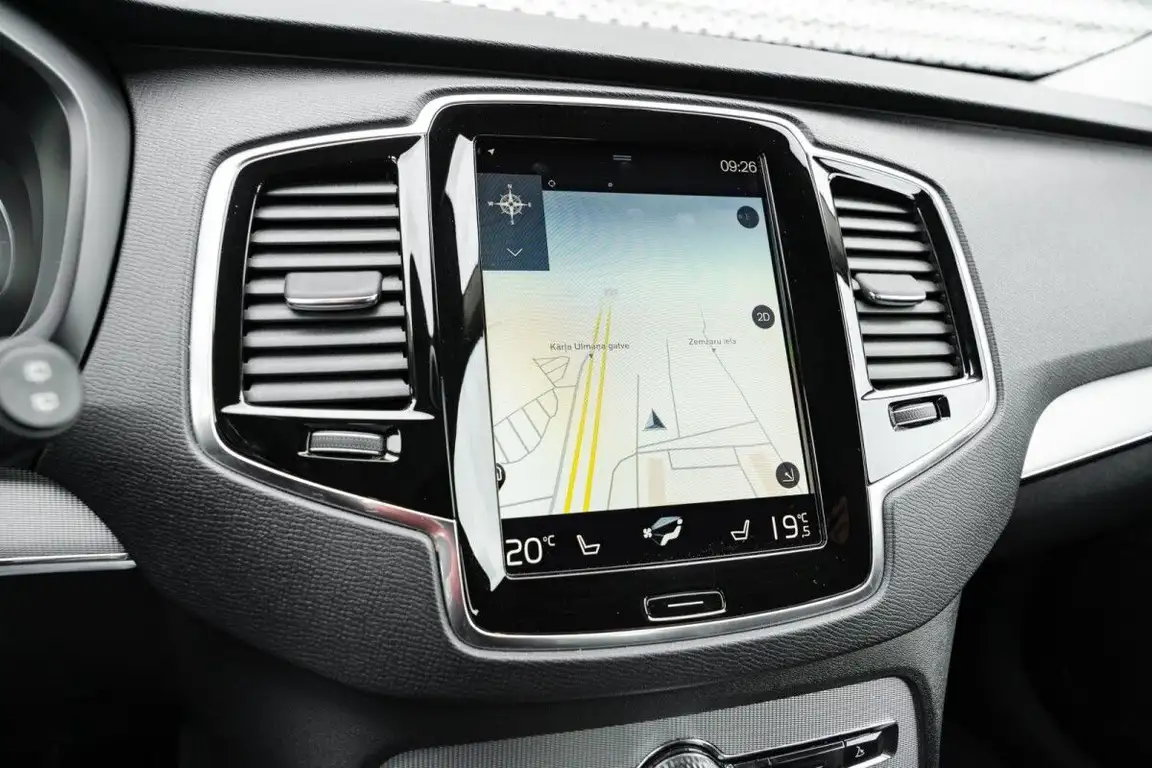 VOLVO XC90