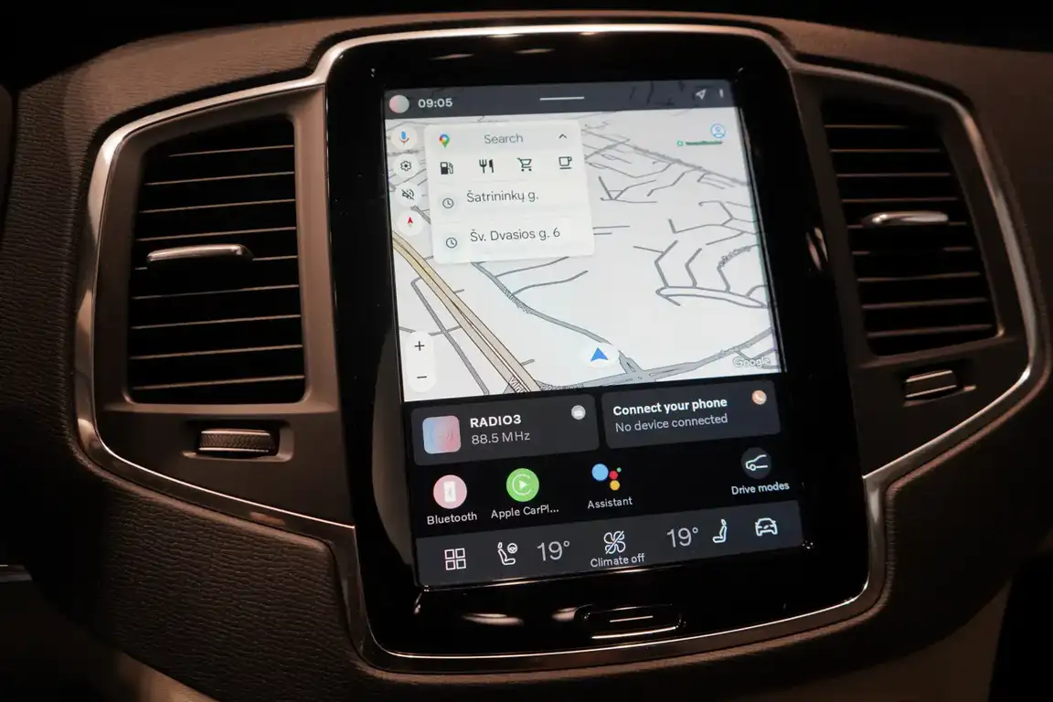 VOLVO XC90