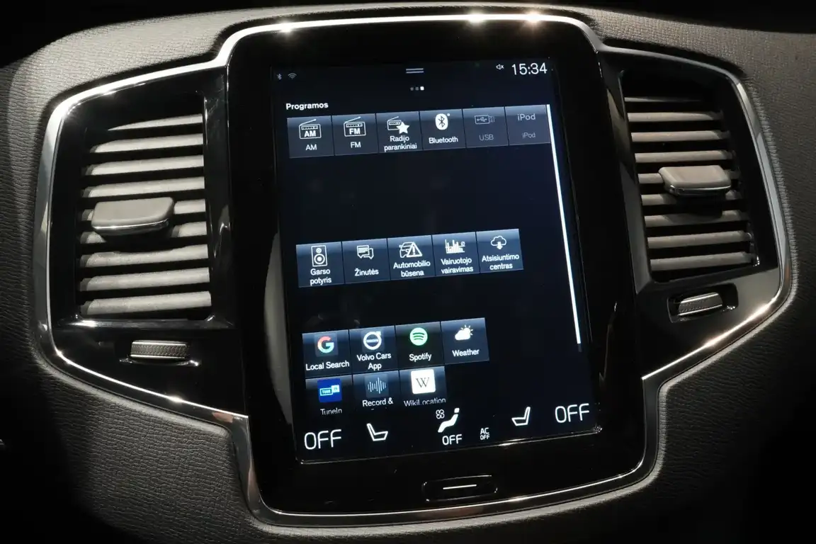 VOLVO XC90