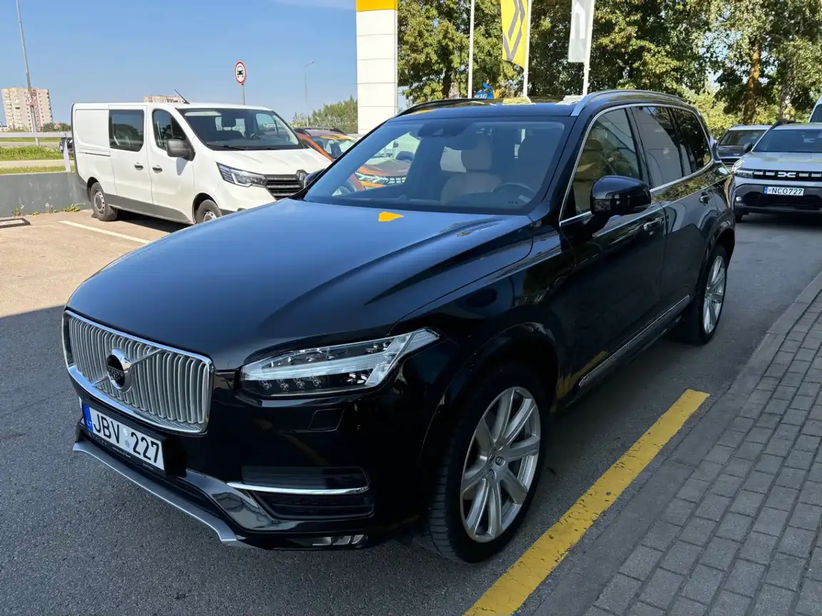 VOLVO XC90