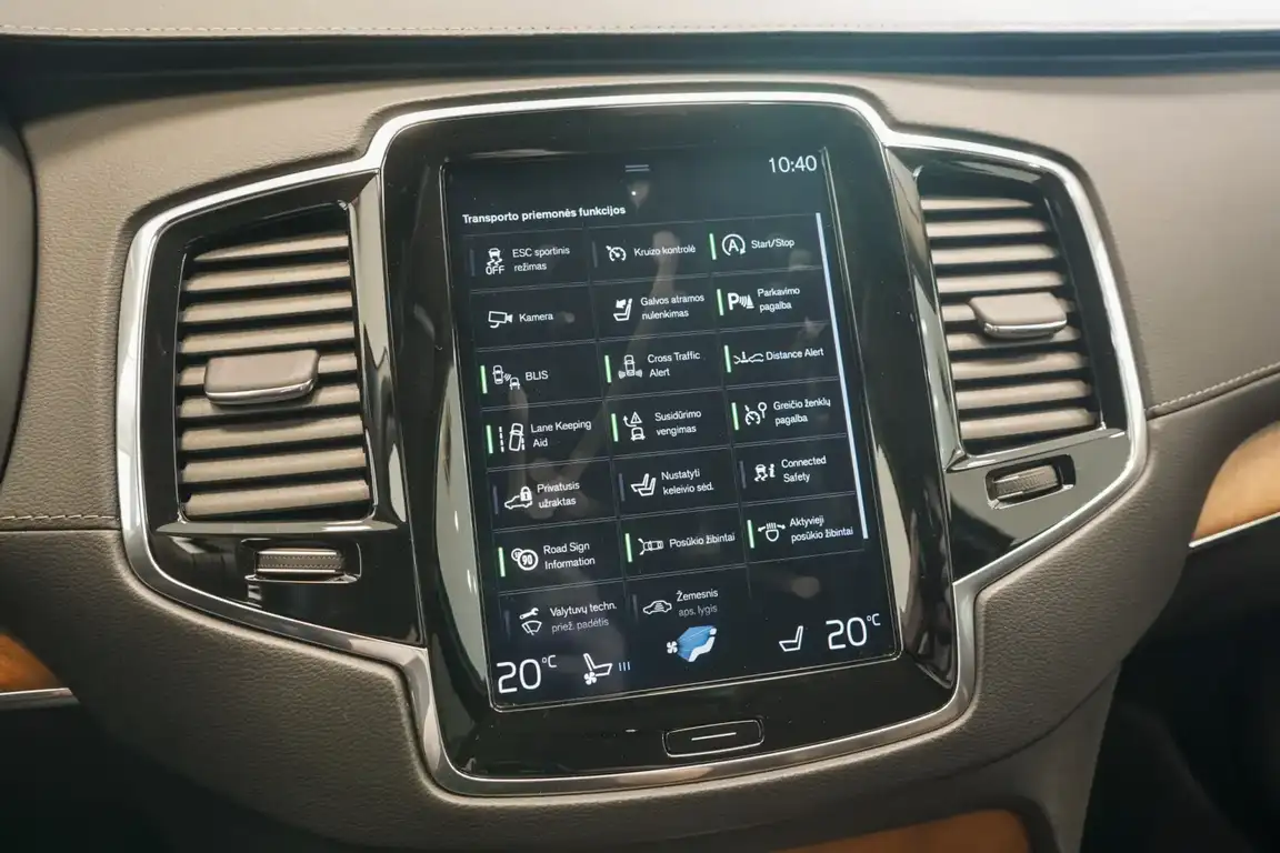 VOLVO XC90