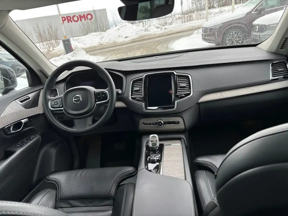 VOLVO XC90
