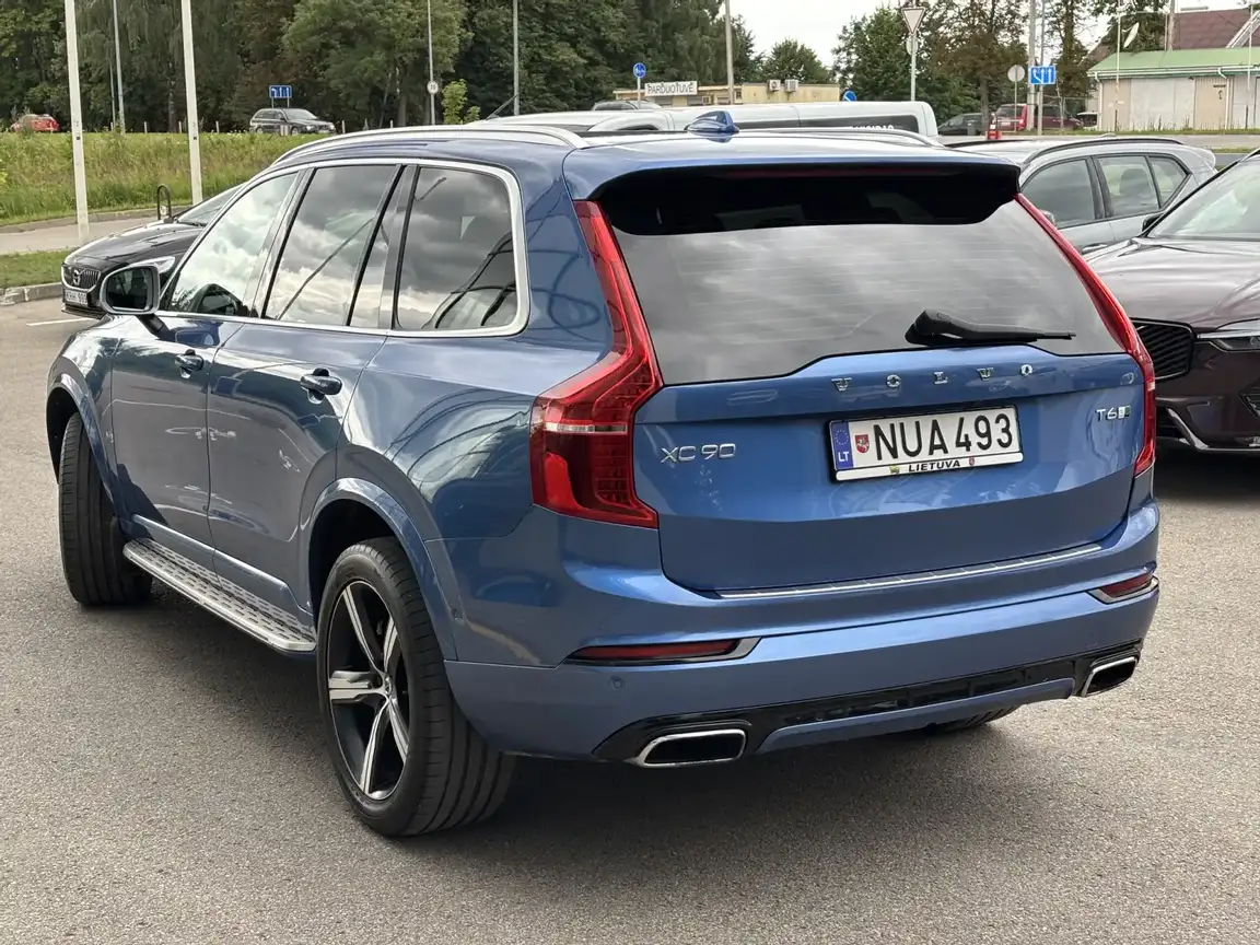VOLVO XC90