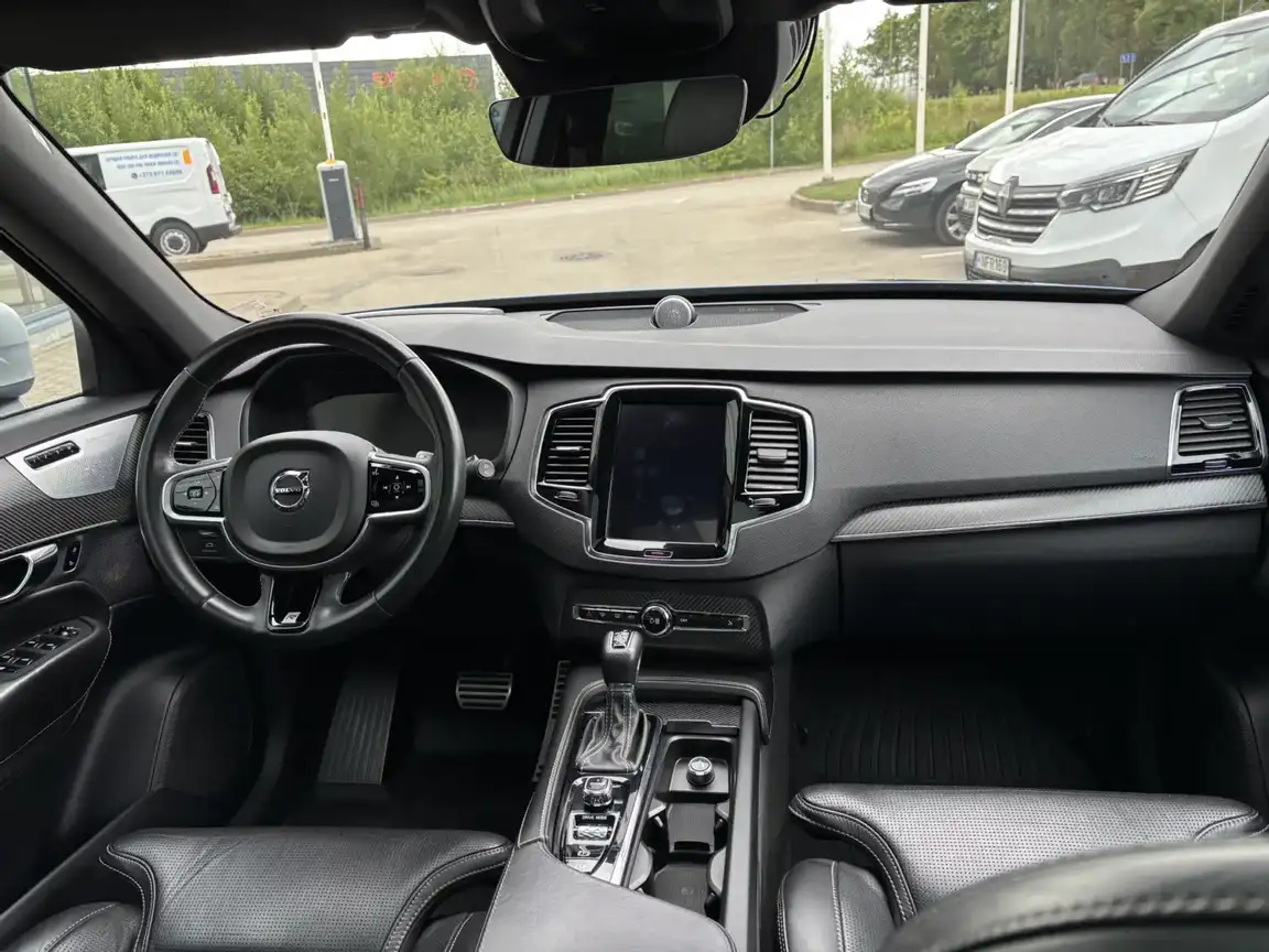 VOLVO XC90