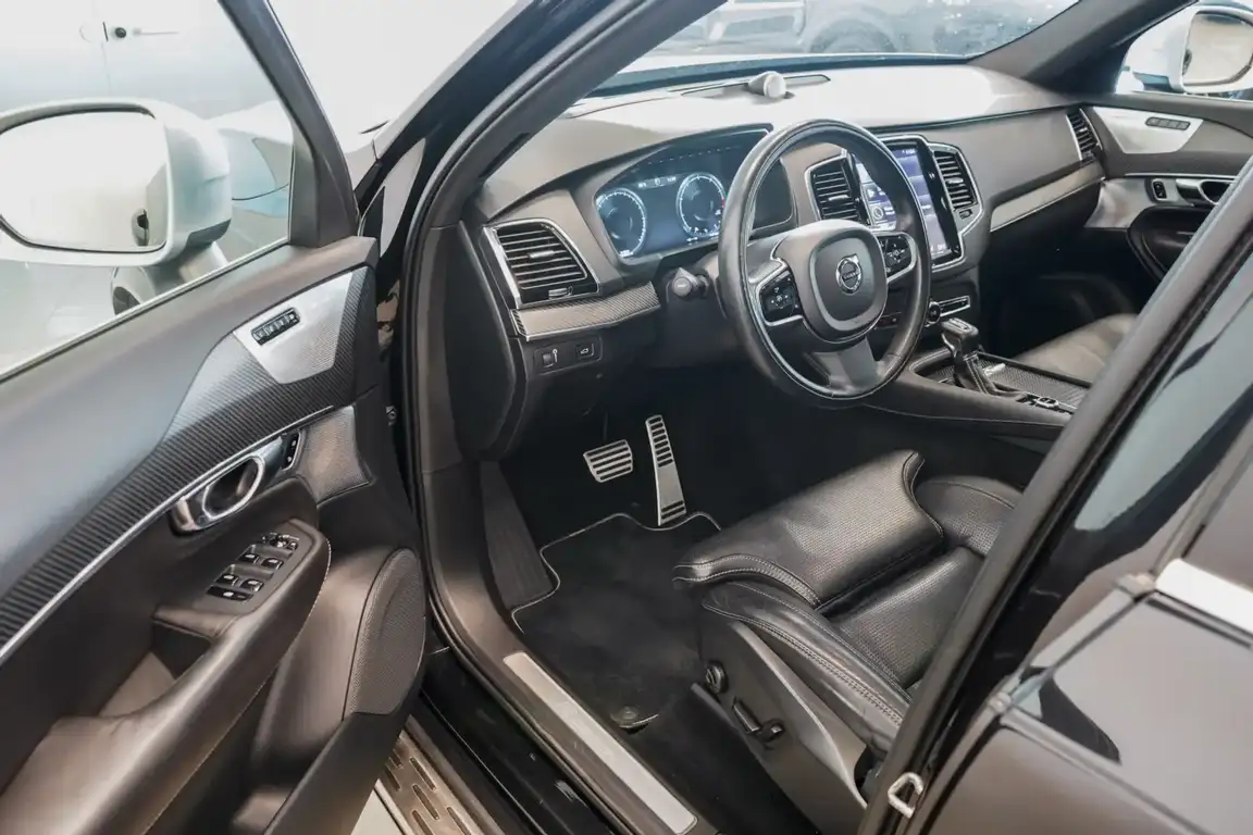 VOLVO XC90