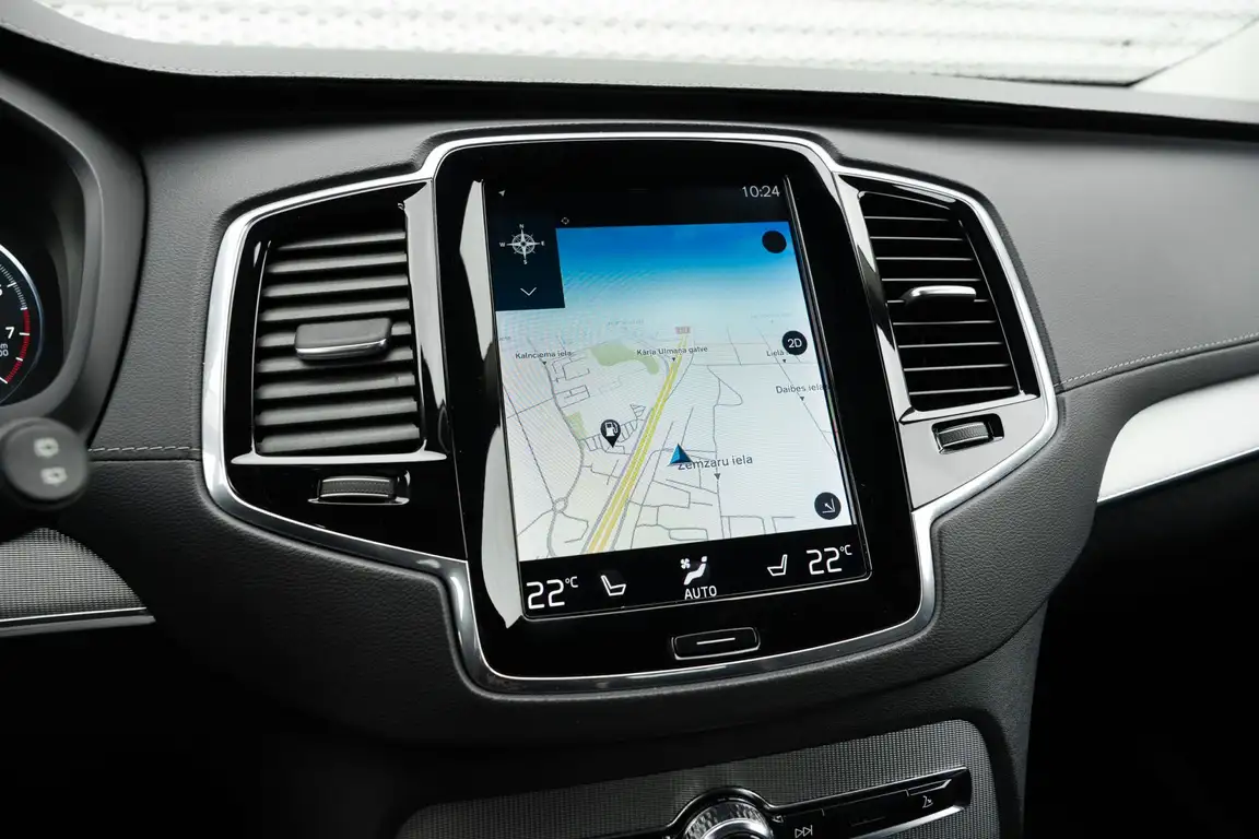 VOLVO XC90