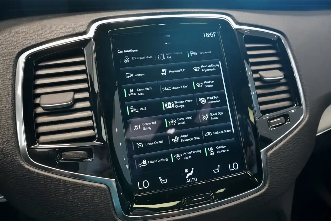 VOLVO XC90