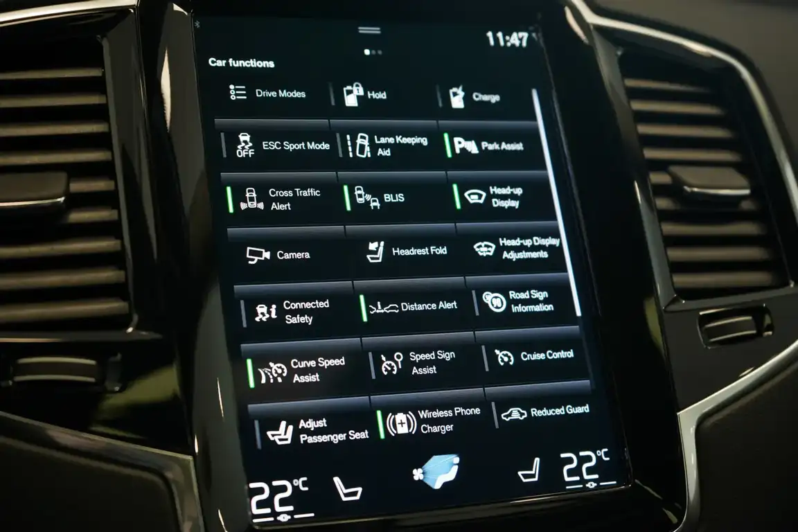 VOLVO XC90