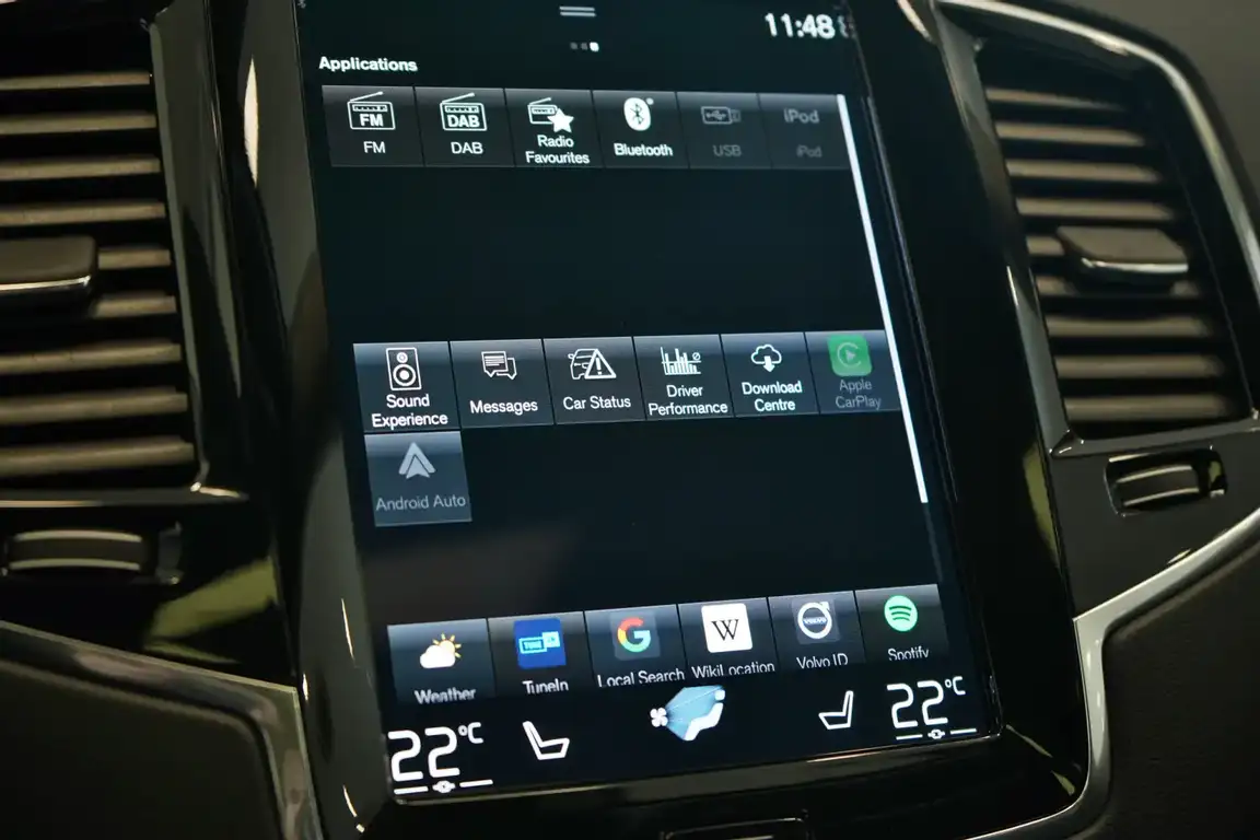 VOLVO XC90
