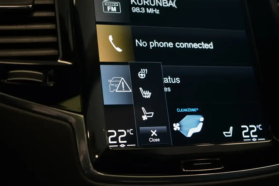 VOLVO XC90