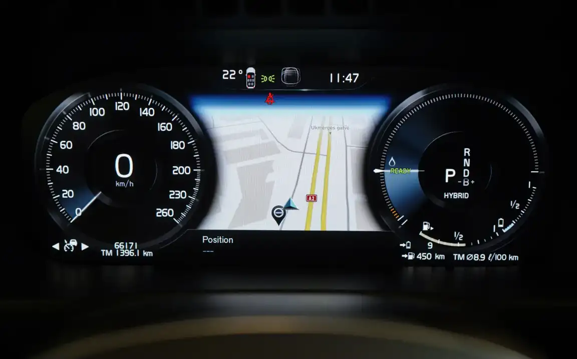VOLVO XC90