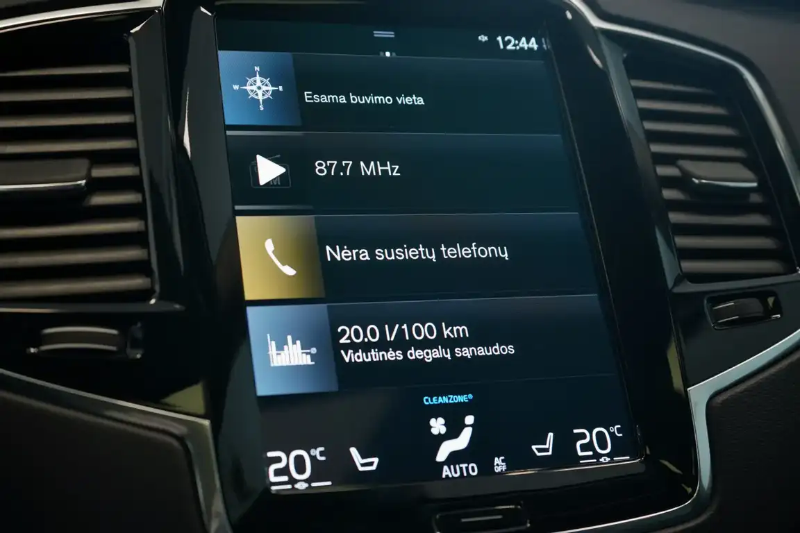 VOLVO XC90