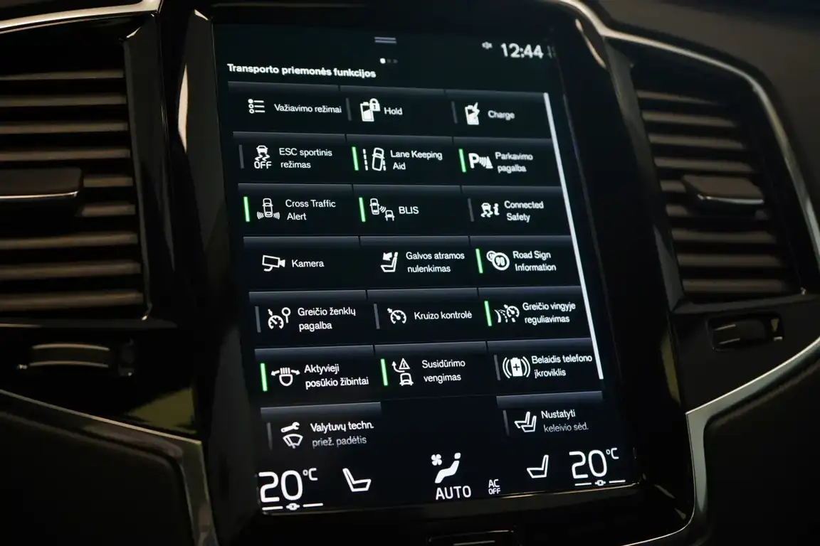 VOLVO XC90
