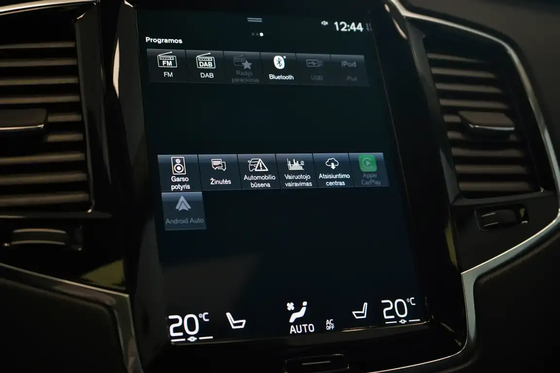 VOLVO XC90