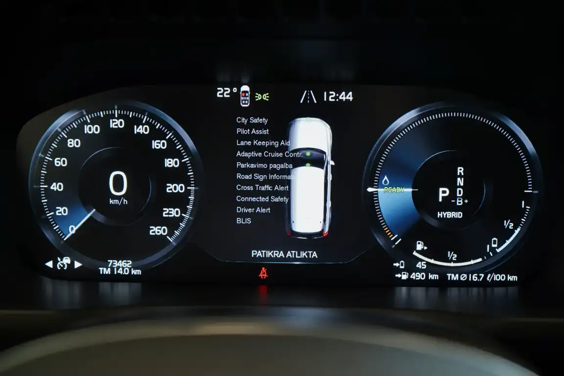 VOLVO XC90