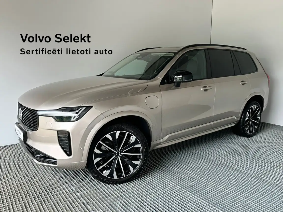 VOLVO XC90