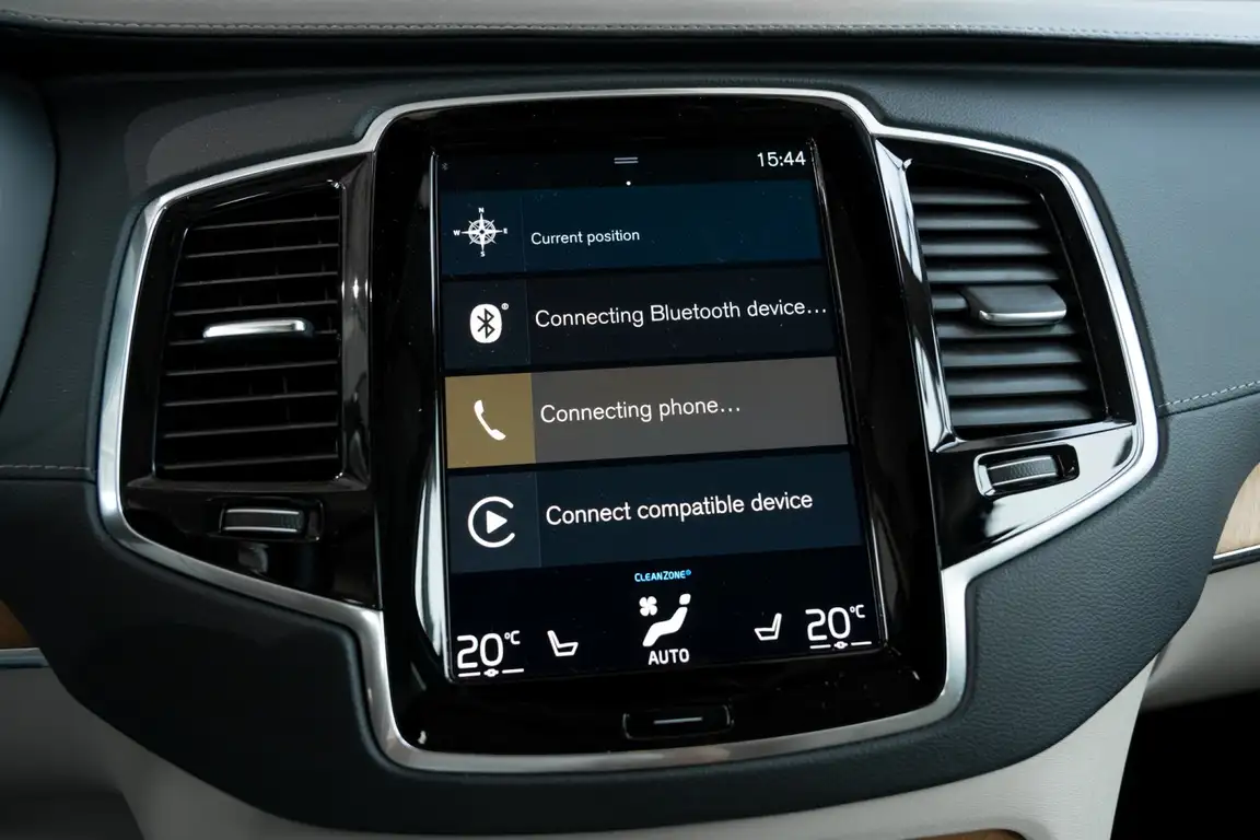 VOLVO XC90
