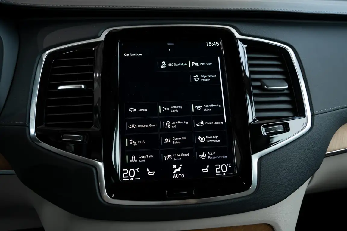 VOLVO XC90