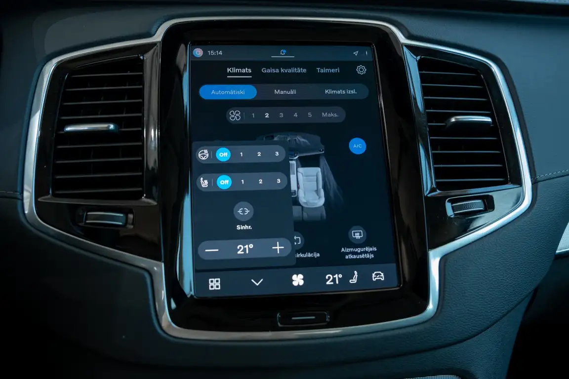 VOLVO XC90