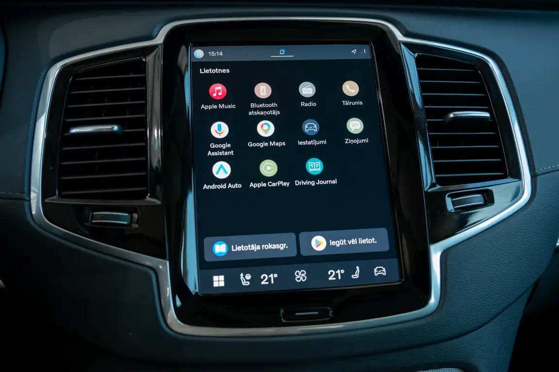 VOLVO XC90
