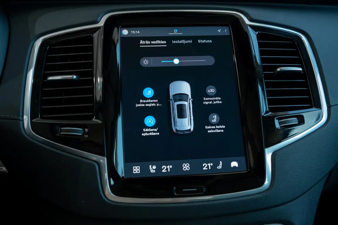 VOLVO XC90