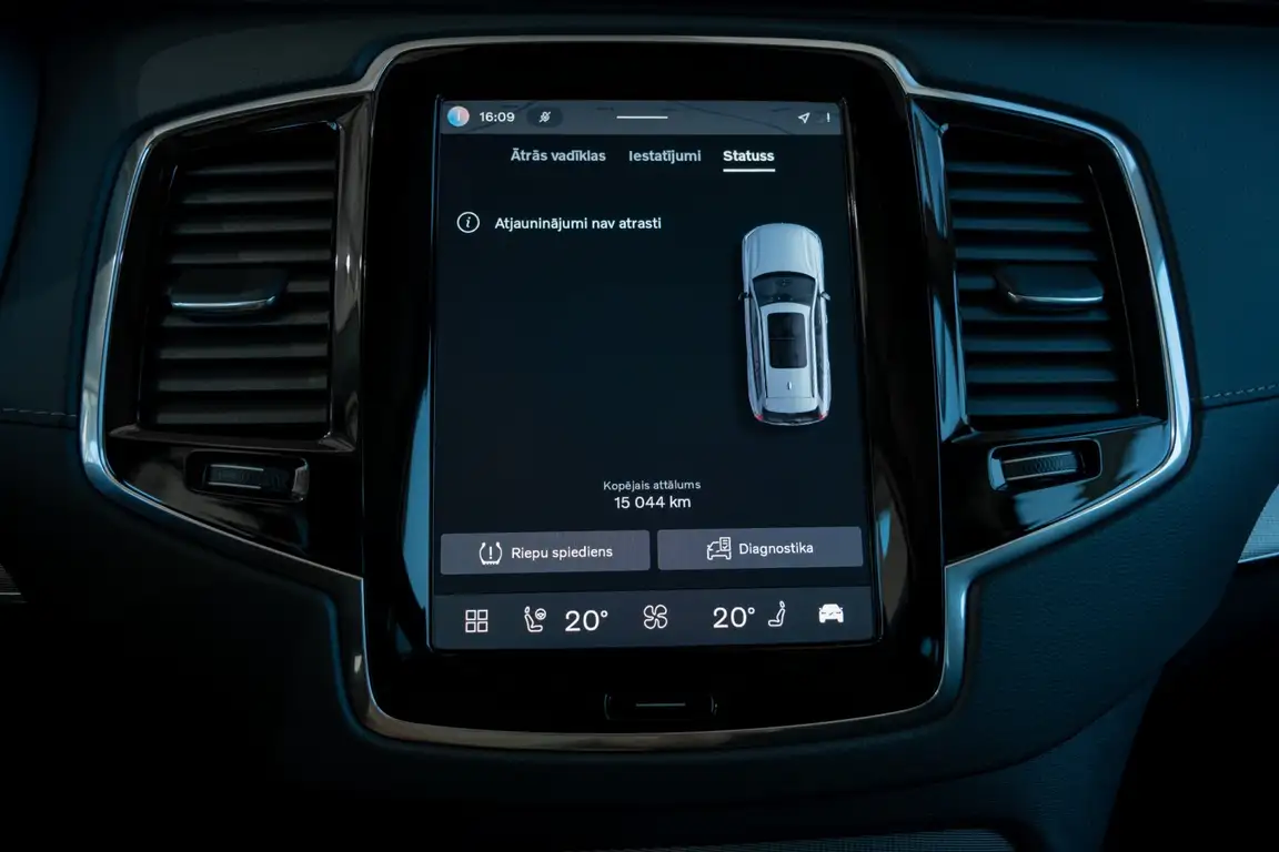 VOLVO XC90