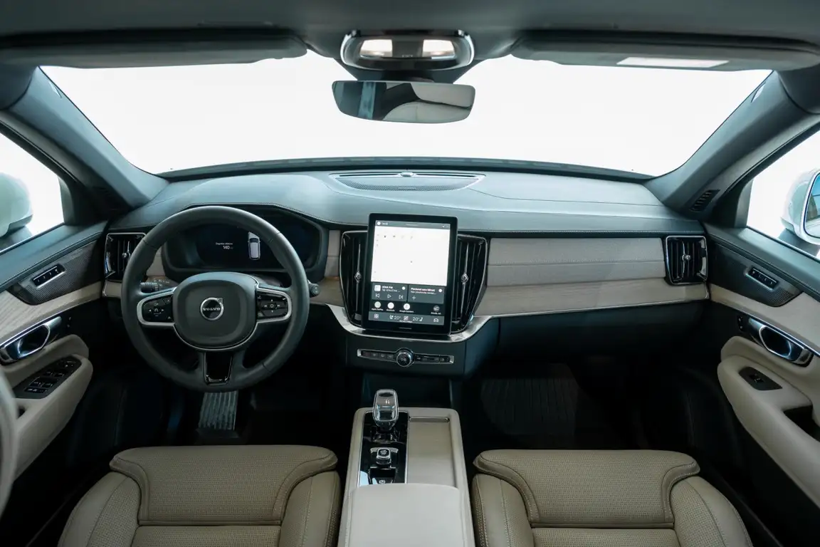 VOLVO XC90